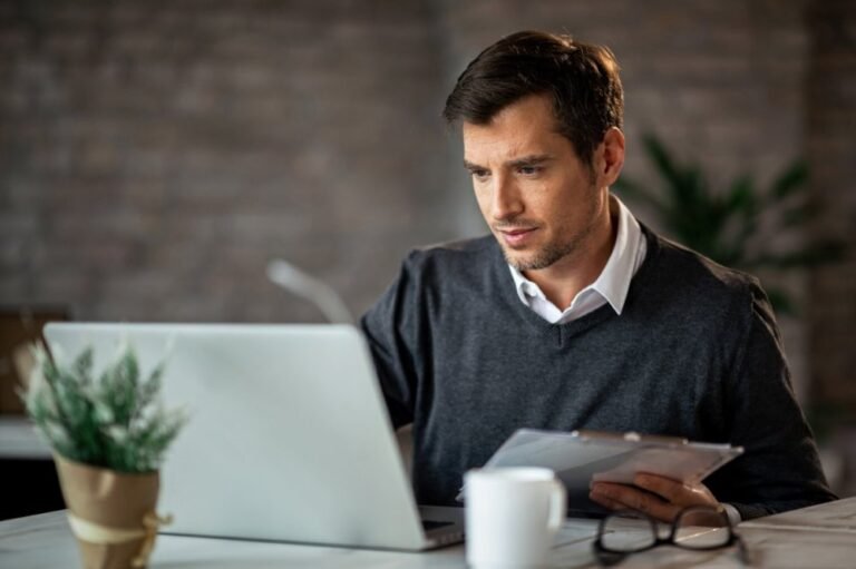 Kur ieškoti patikimų finansų straipsnių ir kaip atskirti reklamą nuo informacijos?